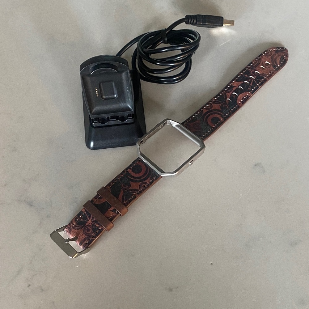 Brown Leather Watch Band with Charger for Fitbit BLAZE